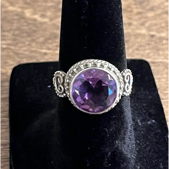 Sterling Silver Natural Amethyst Ring - Picture 14 of 16